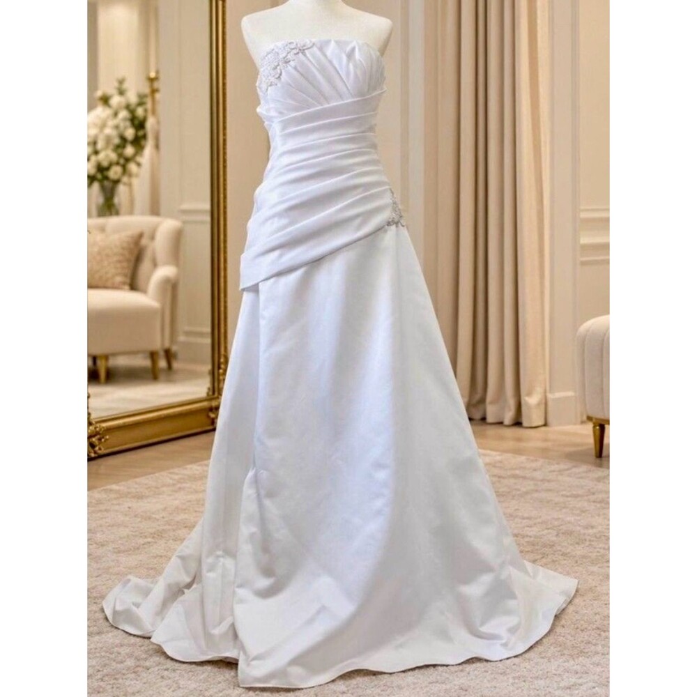 David’s Bridal Wedding Dress Size 12-14  Gorgeous Strapless Satin Beaded LNWT